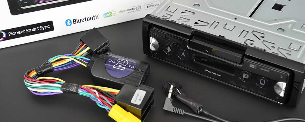 Autós rádió és a hozzá szükséges kábelezés