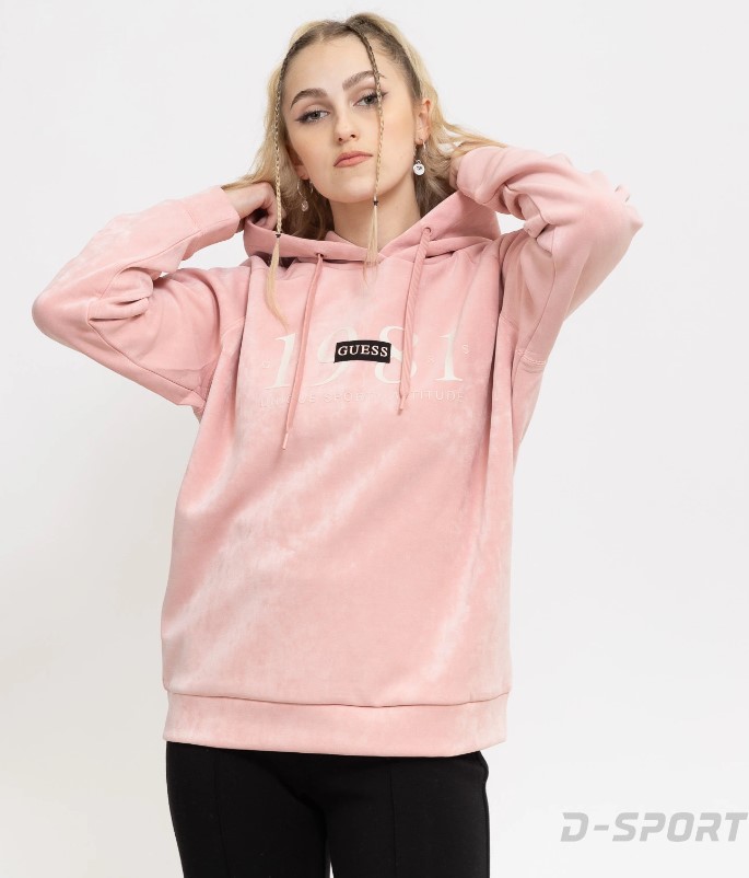 divatos, sportos lány rózsaszín guess pulcsiban