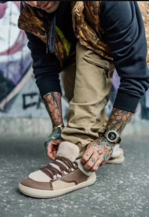 Férfi barefoot cipőben