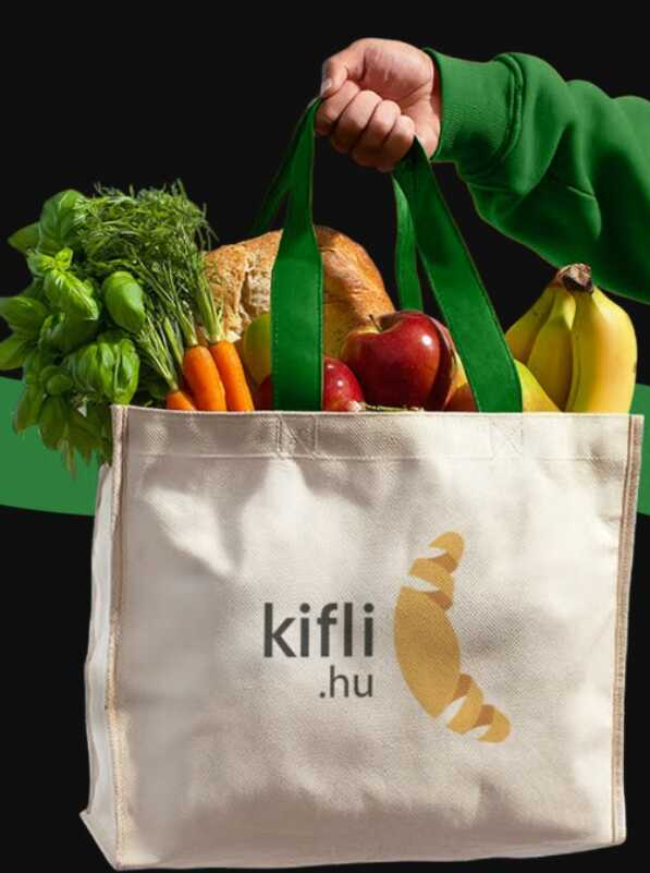 Kifli.hu bevásárlótáska tele zöldséggel és gyümölccsel