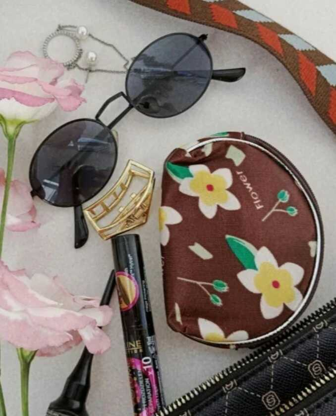 divatod napszemüveg, neszesszer és gyűrű