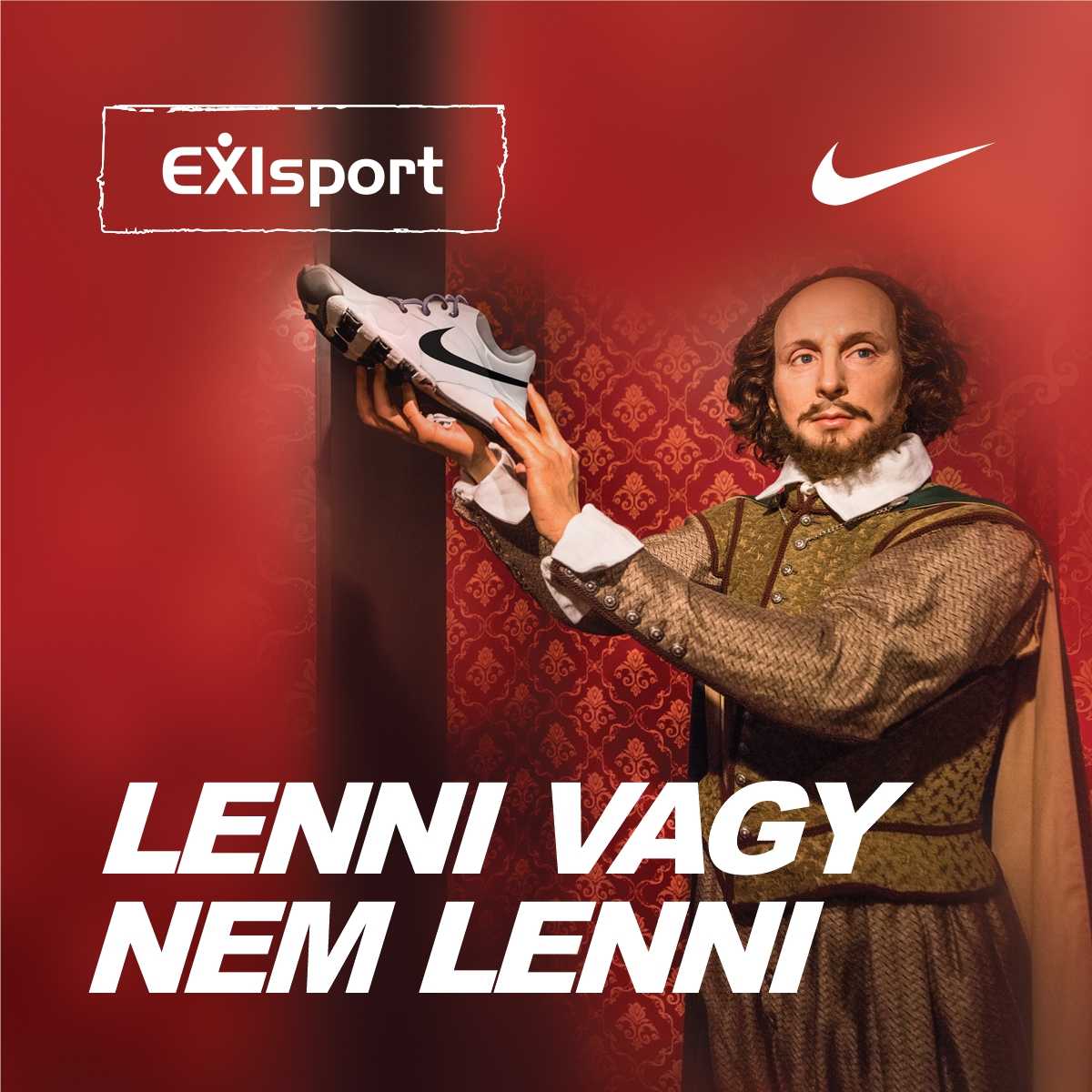 férfi egy sneakert tart a kezében